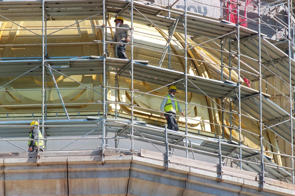 Workers working on scaffold